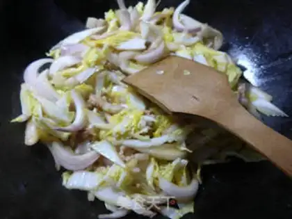 Make Pork onion fried doll food step 5