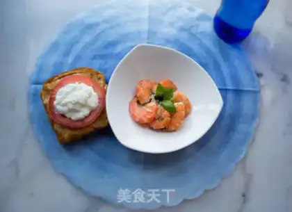 Make Garlic shrimp with garlic bread step 3