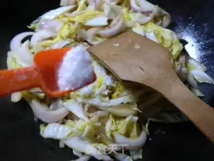 Make Pork onion fried doll food step 7
