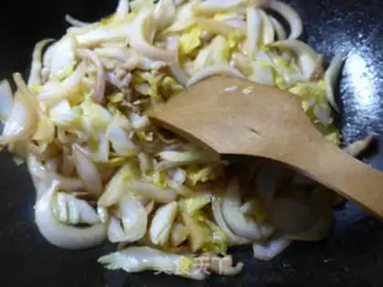 Make Pork onion fried doll food step 8