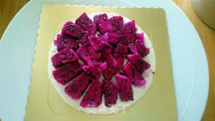 Make Piano cake step 1