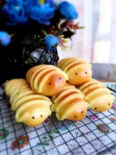 Make caterpillar bean bread step 29
