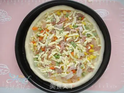 Make Halloween scream pizza step 9