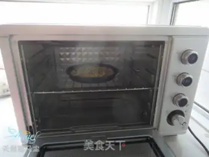 Make Halloween scream pizza step 10