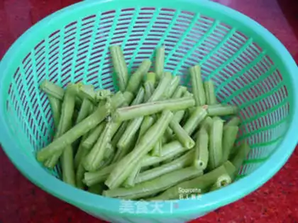 Make Soybeans with a mustache step 0