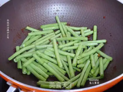 Make Soybeans with a mustache step 2