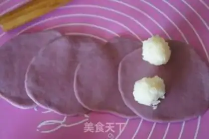 Make Ginger coconut-pattern potato bread step 6