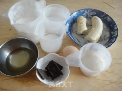Make Banana, black chocolate cake step 0