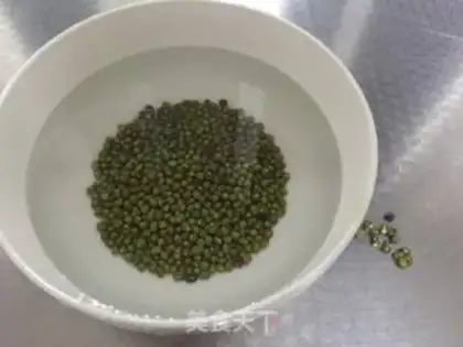 Make Green bean sprouts step 1