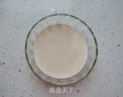 Make Squeeze bear peanut bread step 2