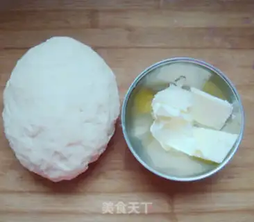 Make Squeeze bear peanut bread step 4