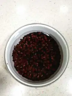 Make Black rice, red bean soup step 1