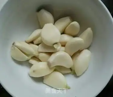 Make Garlic florist step 0