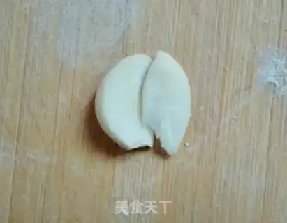 Make Garlic florist step 2