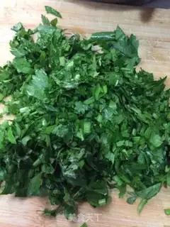 Make Celery leaves stand eggs step 0