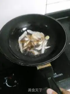 Make Cream peppers for dry fish step 4