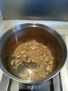 Make The broccoli soup step 1