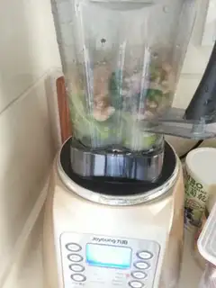 Make The broccoli soup step 2