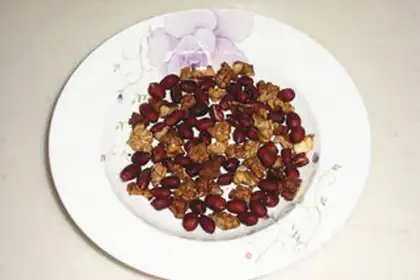 Make Peanut walnuts step 1