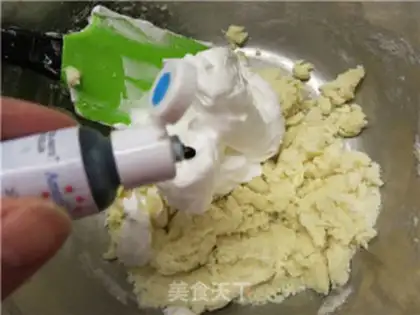 Make Colorful Macalon step 7