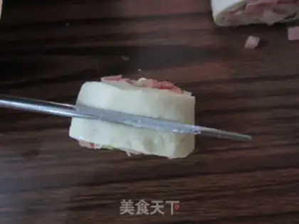 Make Onions of ham rolls step 10