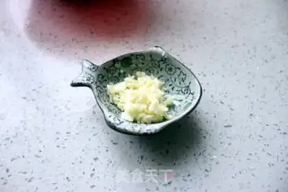 Make Garlic seaweed step 1