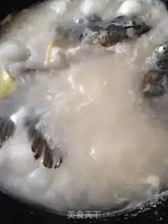Make Fish head soup step 3