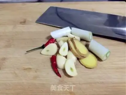 Make Red-fried fish step 1