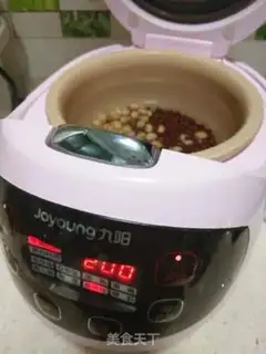 Make Soybean peanut soup step 3