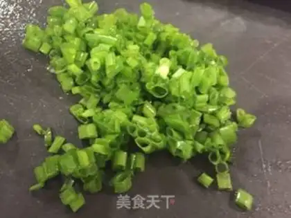 Make Onion fried eggs step 1
