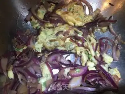 Make Onion fried eggs step 5