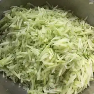 Make "Foot-hand shrimp and pork meat." step 1