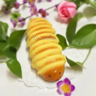 Make caterpillar bread step 22