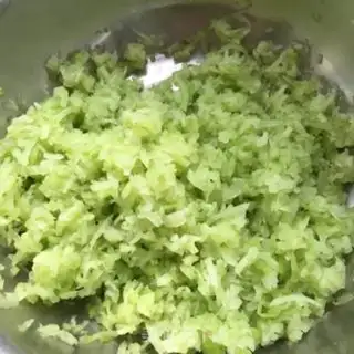 Make "Foot-hand shrimp and pork meat." step 5