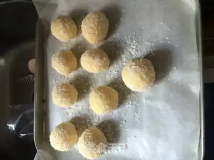 Make A cocoon ball step 4