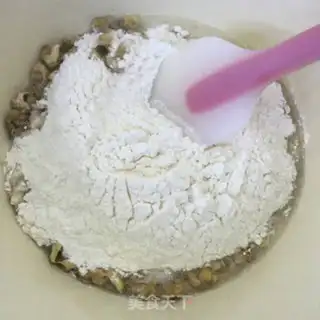 Make No beer pecan bread step 4