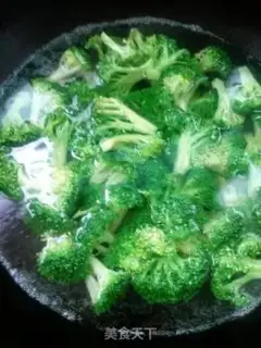 Make Garlic broccoli step 2