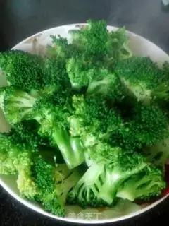 Make Garlic broccoli step 3