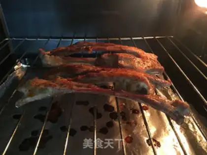 Make Xinjiang roasted lamb chops step 5