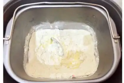 Make Yogurt almond snack step 1
