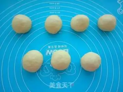 Make caterpillar bean pie step 8