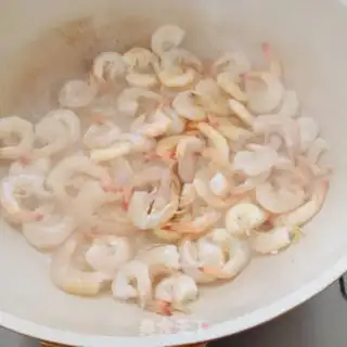 Make Garlic fried shrimp step 3