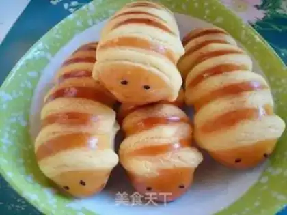 Make caterpillar bean pie step 21