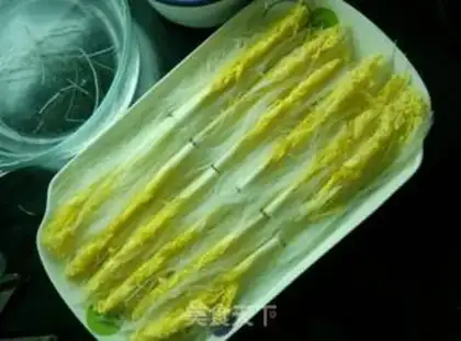 Make Garlic fan dolls step 3