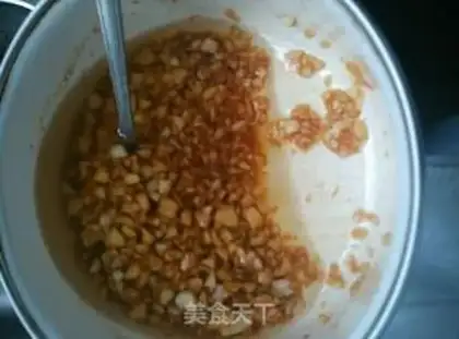 Make Garlic fan dolls step 4