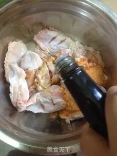 Make The honey is on the wings step 1