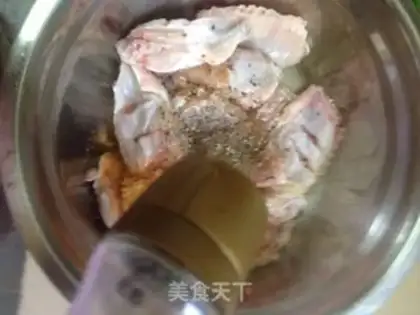 Make The honey is on the wings step 2