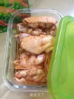 Make The honey is on the wings step 3