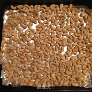 Make A cashew nut from the oven step 2