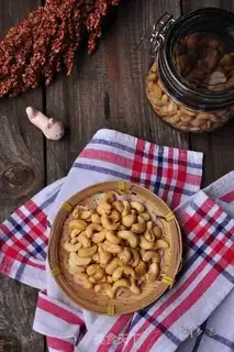 Make A cashew nut from the oven step 4